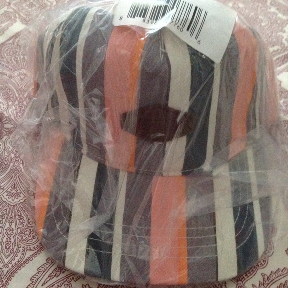 NWT O'Neill Alye Strapback Hat - Picture 3 of 3